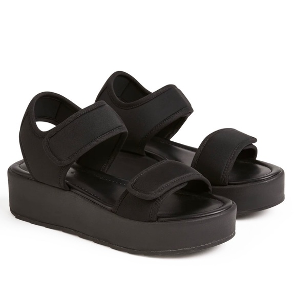TWOOBS Shoes - TWOOBS The OG+ Platform Sandals (9) in Black (NWT)